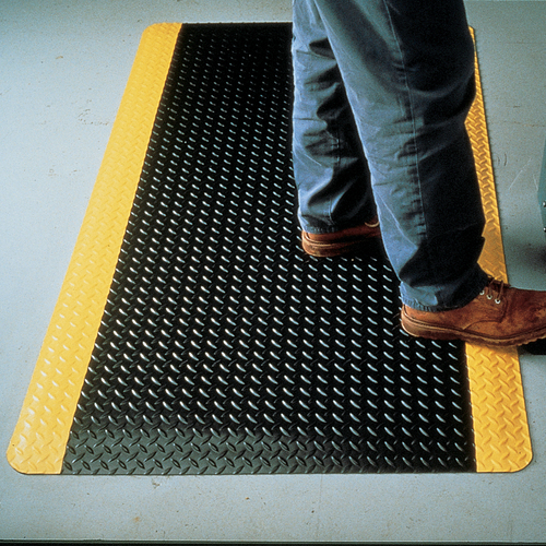 Wearwell® Ultrasoft Diamond-Plate Floor Matting 3 Feet x 5 Feet Black